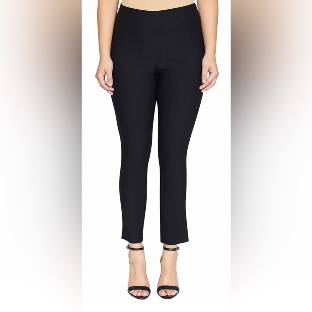 NWOT Women's LARRY LEVINE Slim Pull-On Black Ponte Pants. Size: Medium